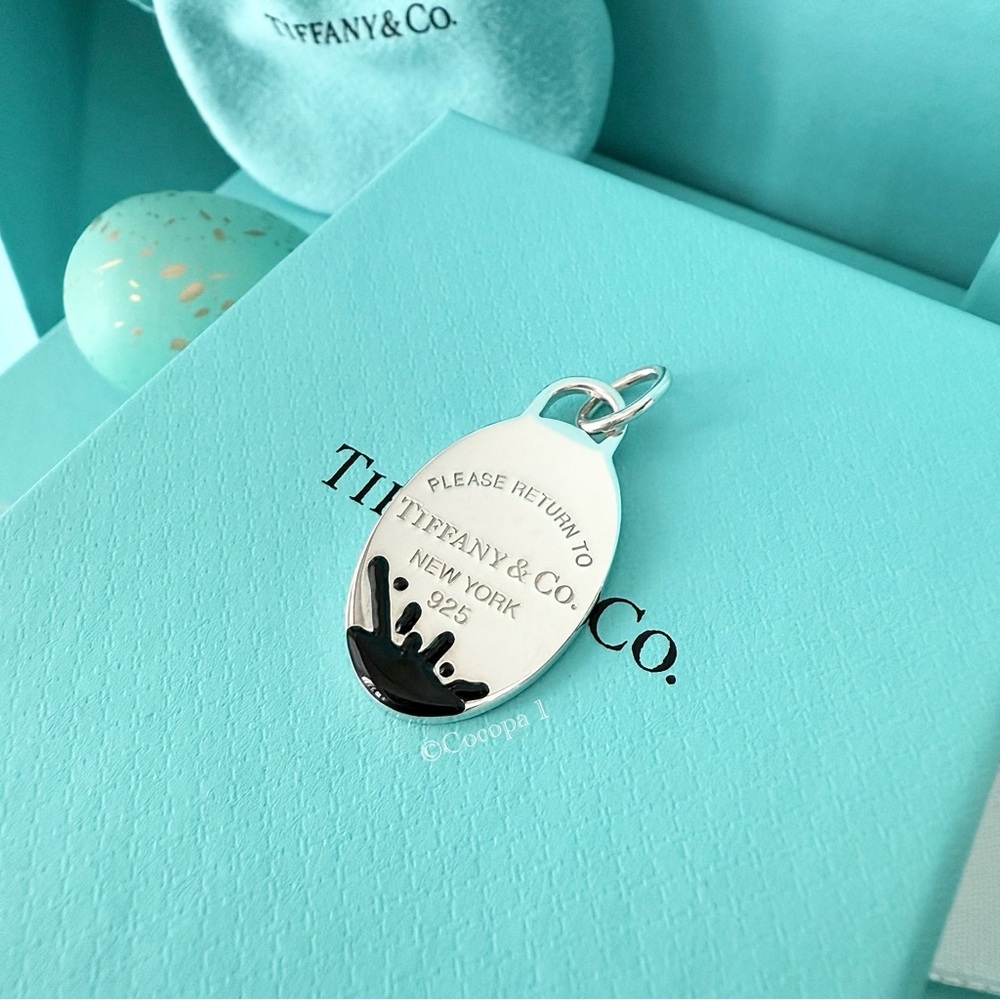 🤍 Tiffany & Co. 🖤 Return To Tiffany Black Splash Tag Oval Charm / Pendant 🤍 - Picture 3 of 6